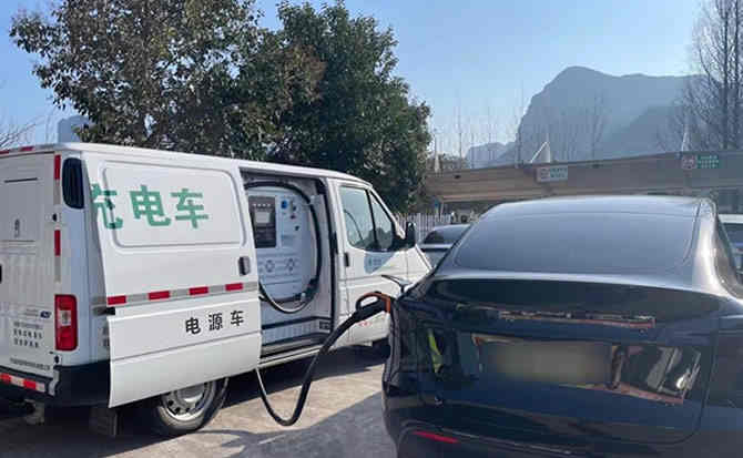 召陵区汽车搭电